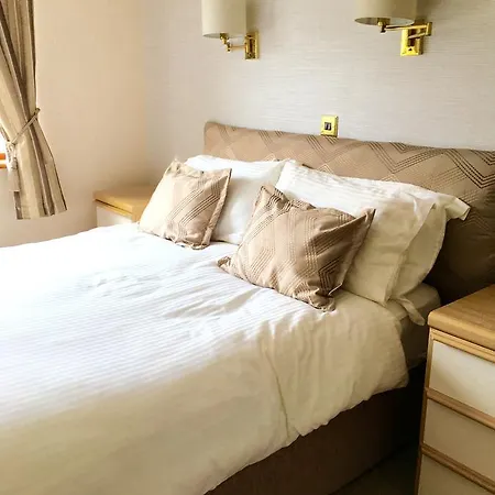 Rivercroft 4*